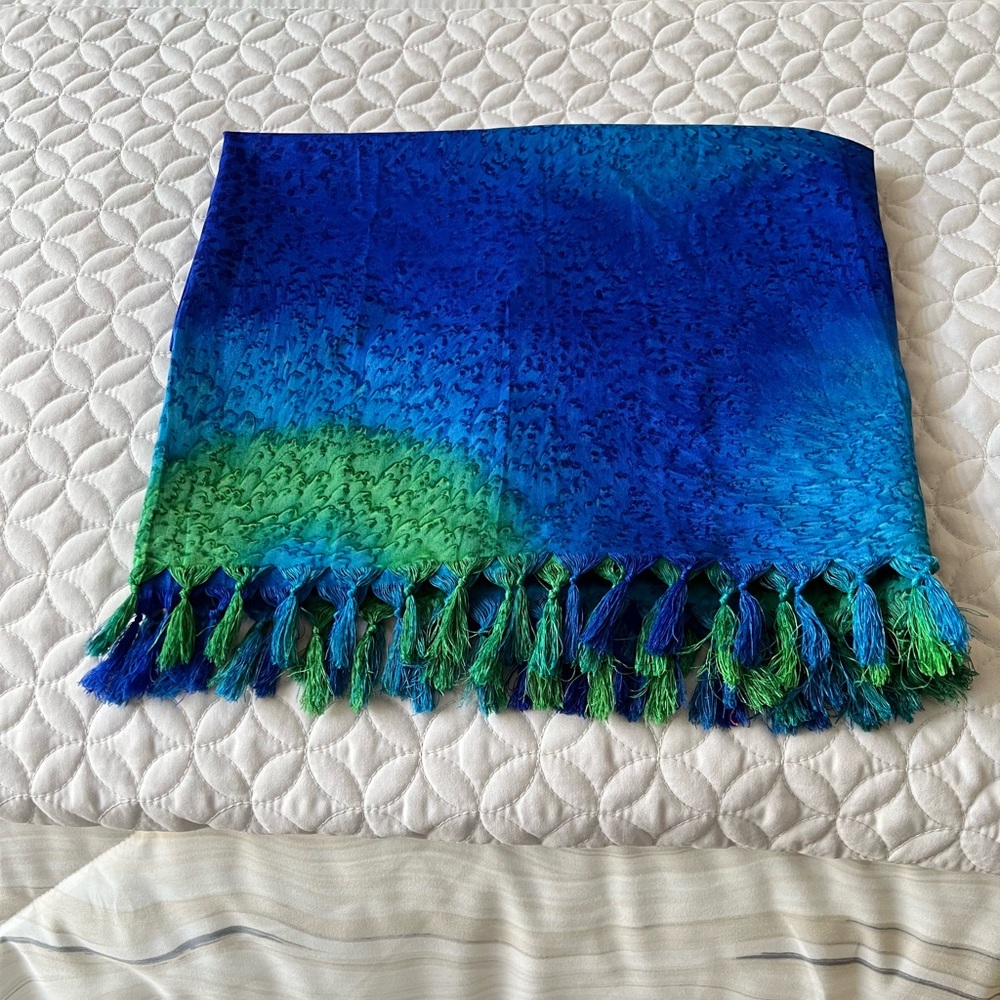 Brand new, never used, women’s beach wrap.